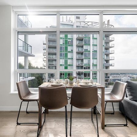 Urban Oasis: Stylish Apartment Retreat At Ubc Vancouver Ngoại thất bức ảnh