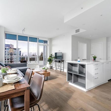 Urban Oasis: Stylish Apartment Retreat At Ubc Vancouver Ngoại thất bức ảnh