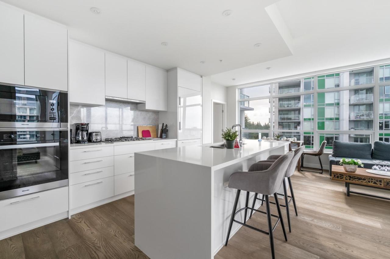 Urban Oasis: Stylish Apartment Retreat At Ubc Vancouver Ngoại thất bức ảnh