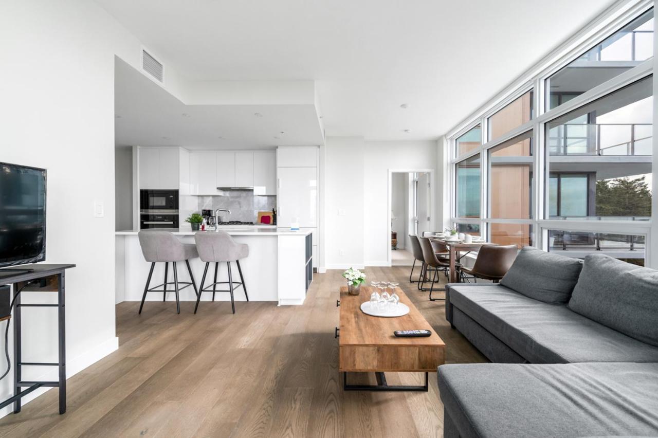 Urban Oasis: Stylish Apartment Retreat At Ubc Vancouver Ngoại thất bức ảnh