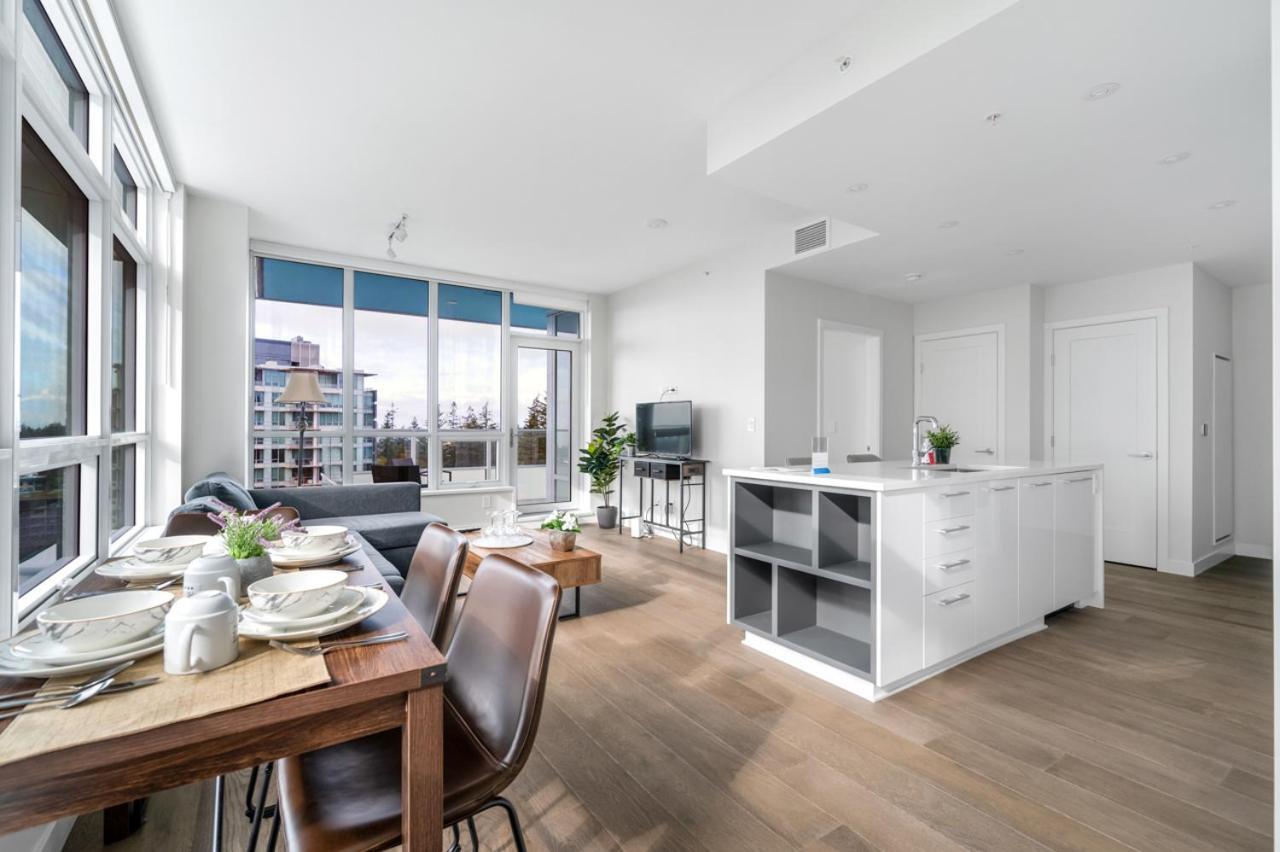 Urban Oasis: Stylish Apartment Retreat At Ubc Vancouver Ngoại thất bức ảnh
